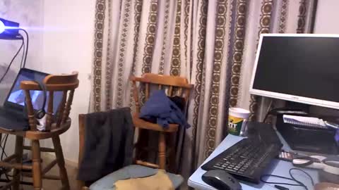 Snapshot of hermeneutika chatting on December 10, 5:50 am mature online show from December 10, 5:50 am