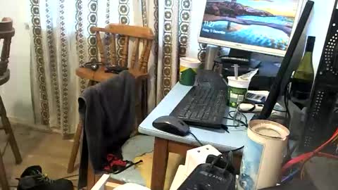 Snapshot of hermeneutika chatting on December 13, 11:23 am mature online show from December 13, 11:23 am