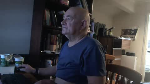 Snapshot of hermeneutika chatting on January 7, 6:38 am mature online show from January 7, 6:38 am