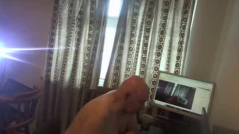 Snapshot of hermeneutika chatting on January 8, 10:04 am mature online show from January 8, 10:04 am