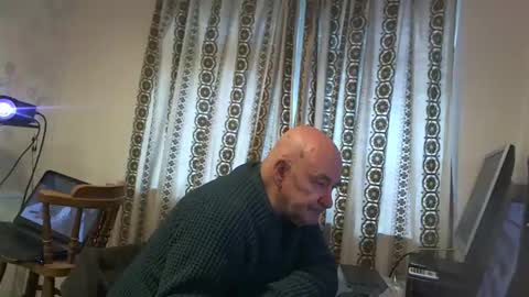 Snapshot of hermeneutika chatting on January 23, 10:11 am mature online show from January 23, 10:11 am