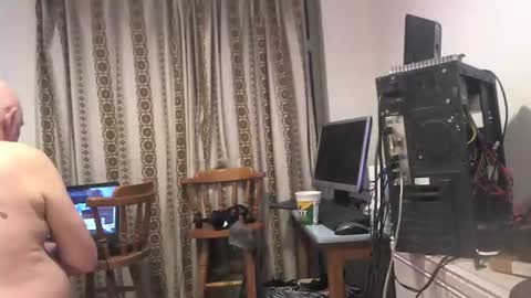 Snapshot of hermeneutika chatting on November 18, 6:40 am mature online show from November 18, 6:40 am