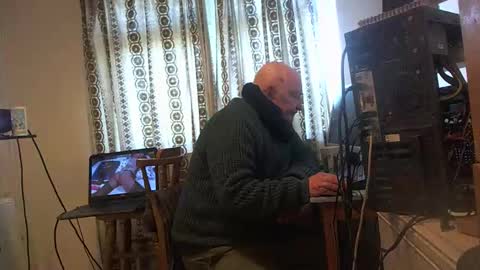 Snapshot of hermeneutika chatting on November 20, 10:26 am mature online show from November 20, 10:26 am