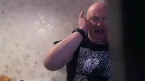 Snapshot of hermeneutika chatting on November 24, 5:40 am mature online show from November 24, 5:40 am