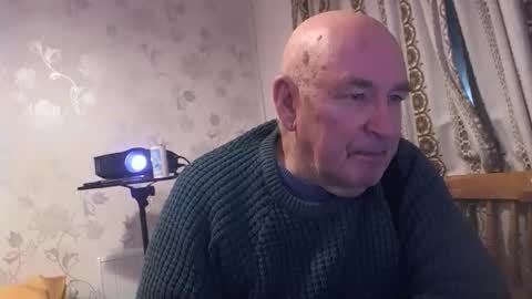 Snapshot of hermeneutika chatting on November 24, 9:25 pm mature online show from November 24, 9:25 pm