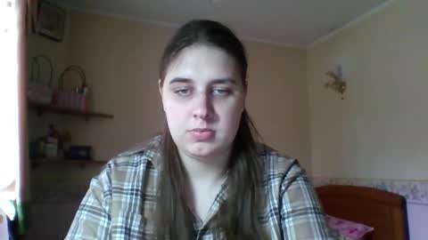 hess_luna_ online show from October 31, 9:10 am