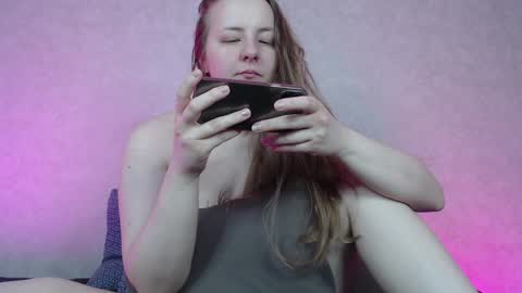 Hesssa Prime time  The broadcasts start at 3am and 3 pm London time  online show from December 2, 3:37 am