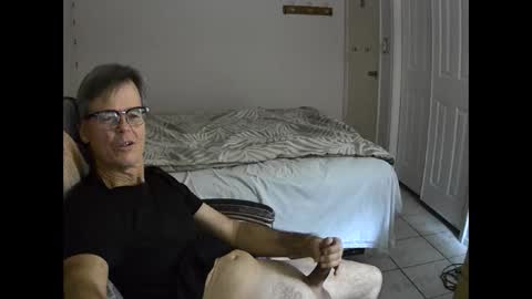 hewes1 online show from December 21, 11:01 am