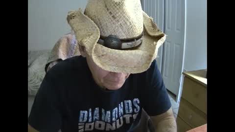 hewes1 online show from January 15, 10:35 pm