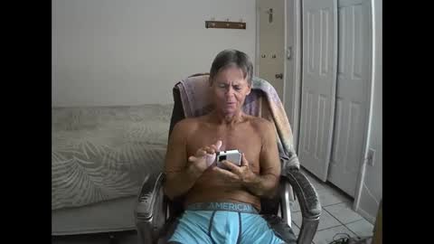 hewes1 online show from October 19, 11:38 pm