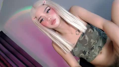 Snapshot of hey_sexy_lady28 chatting on September 10, 2:17 pm Tamarah online show from September 10, 2:17 pm