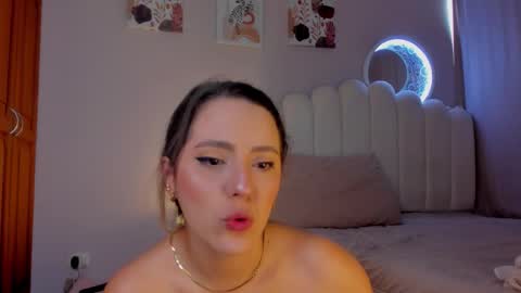 Snapshot of heymartina chatting on November 27, 2:19 pm Martina Ricci Show schedule Monday to Friday 8am colombia time I work some weekends online show from November 27, 2:19 pm