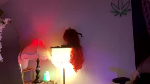 Snapshot of heynicole01 chatting on January 27, 8:51 am FlexieFae online show from January 27, 8:51 am