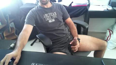 Snapshot of hi_im_chuck chatting on December 17, 8:42 am hi_im_chuck online show from December 17, 8:42 am