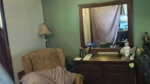 Snapshot of hidden_gold_milf chatting on October 28, 7:49 pm hidden_gold_milf online show from October 28, 7:49 pm