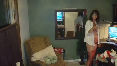 Snapshot of hidden_gold_milf chatting on November 30, 7:34 am hidden_gold_milf online show from November 30, 7:34 am