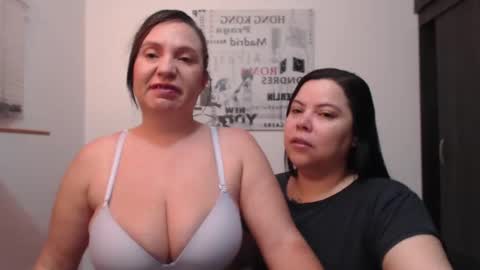 Snapshot of hidden_tinna chatting on September 17, 10:06 am Tinna online show from September 17, 10:06 am