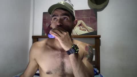 hideonbush online show from September 10, 1:49 am