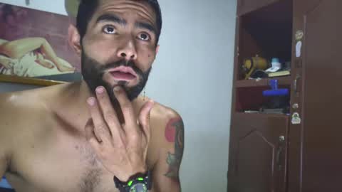 hideonbush online show from October 23, 1:49 am