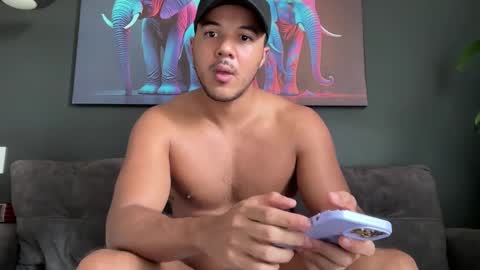 Snapshot of highlatin_guys chatting on January 31, 2:07 pm Terry and E online show from January 31, 2:07 pm