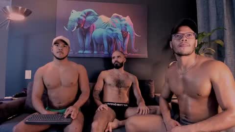 Snapshot of highlatin_guys chatting on February 10, 12:52 am Terry and E online show from February 10, 12:52 am