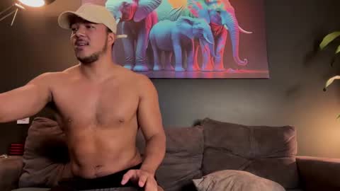 Snapshot of highlatin_guys chatting on February 14, 9:03 am Terry and E online show from February 14, 9:03 am