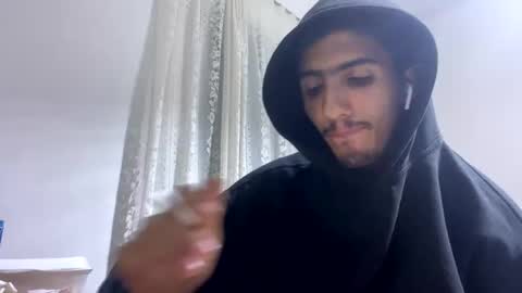 Snapshot of hihi9697 chatting on December 18, 11:08 pm hihi9697 online show from December 18, 11:08 pm