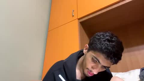 Snapshot of hihi9697 chatting on January 6, 2:03 pm hihi9697 online show from January 6, 2:03 pm