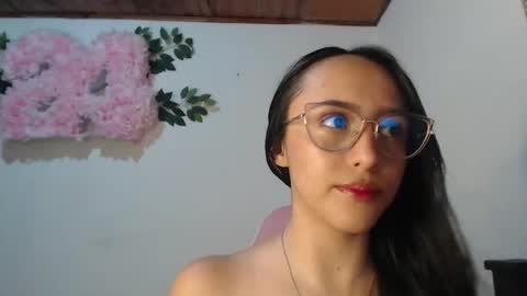 hilary_rhodes online show from December 21, 11:45 pm