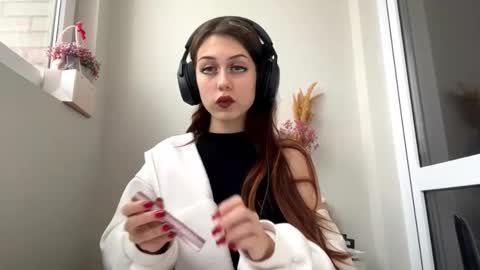 Hi Im Elizabeth online show from October 10, 1:43 pm