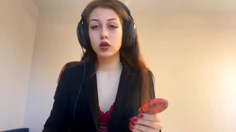 Hi Im Elizabeth online show from October 11, 6:12 am