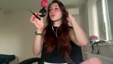 Hi Im Elizabeth online show from October 16, 12:06 pm