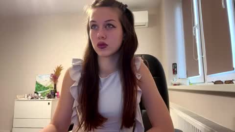 Hi Im Elizabeth online show from November 21, 10:25 am