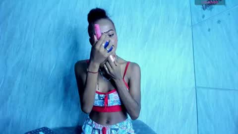 Snapshot of hillary_banks__ chatting on December 19, 6:01 am Hillary online show from December 19, 6:01 am