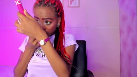 Snapshot of hillary_banks__ chatting on January 18, 4:48 am Hillary online show from January 18, 4:48 am