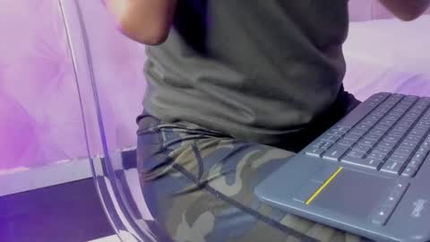 Snapshot of hillary_banks__ chatting on February 13, 5:05 am Hillary online show from February 13, 5:05 am