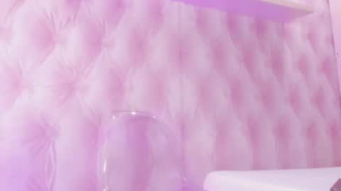 Snapshot of hillary_banks__ chatting on March 4, 3:44 am Hillary online show from March 4, 3:44 am