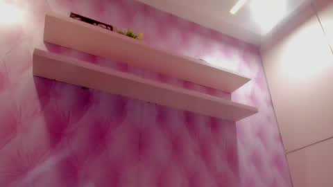 Snapshot of hillary_banks__ chatting on March 4, 9:51 am Hillary online show from March 4, 9:51 am