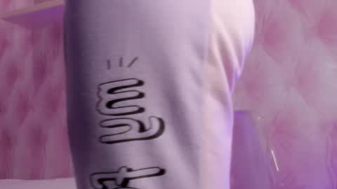 Snapshot of hillary_banks__ chatting on March 6, 3:46 am Hillary online show from March 6, 3:46 am