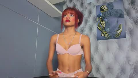 Snapshot of hillary_banks__ chatting on September 18, 6:04 am Hillary online show from September 18, 6:04 am