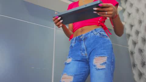 Snapshot of hillary_banks__ chatting on September 21, 3:19 am Hillary online show from September 21, 3:19 am