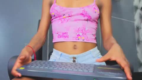 Snapshot of hillary_banks__ chatting on October 17, 3:53 am Hillary online show from October 17, 3:53 am