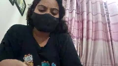 himuhimu22 online show from October 28, 9:50 pm