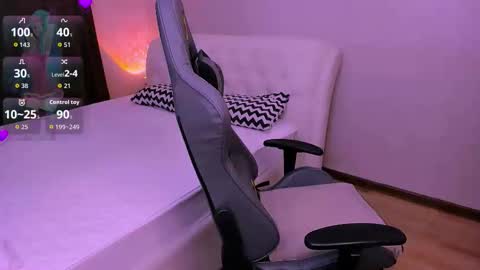 Sexy Hina online show from November 27, 9:00 am