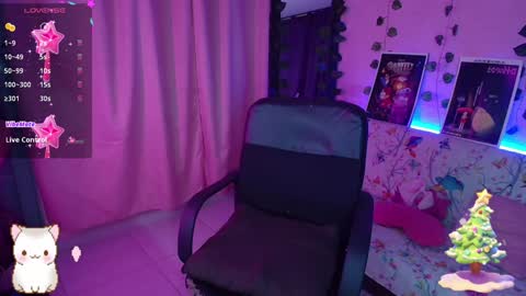 Snapshot of hinata_te3n chatting on December 31, 3:01 am violet moon online show from December 31, 3:01 am