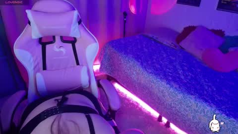 Snapshot of hinata_te3n chatting on September 23, 7:44 am violet moon online show from September 23, 7:44 am