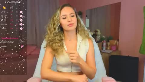 Snapshot of hloya_jons chatting on September 21, 11:17 pm Ksenia online show from September 21, 11:17 pm