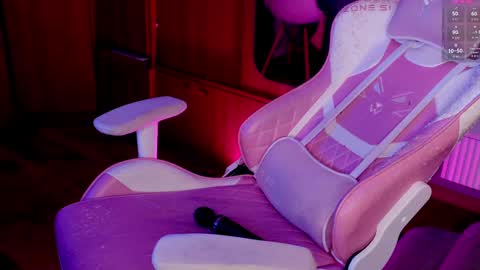 Holly online show from February 27, 10:20 pm