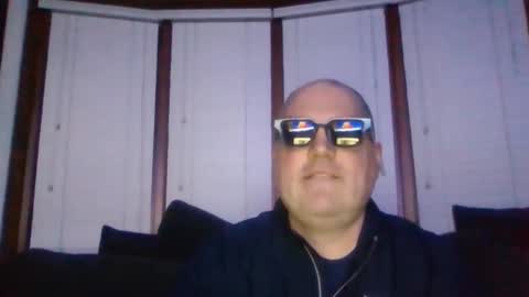 holden_minutz online show from December 3, 8:45 am