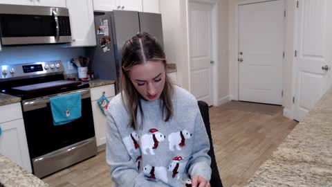 Holi Hurricane online show from December 13, 4:54 am